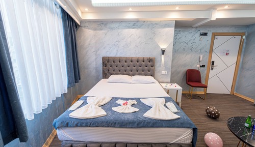 Deluxe Studio Suite