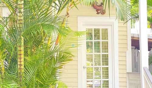 Standard Room, 1 Queen Bed