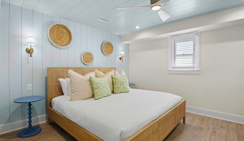 Deluxe 1 Bedroom King Suite