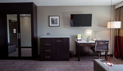 Junior Suite, 1 Queen Bed, Accessible, Non Smoking