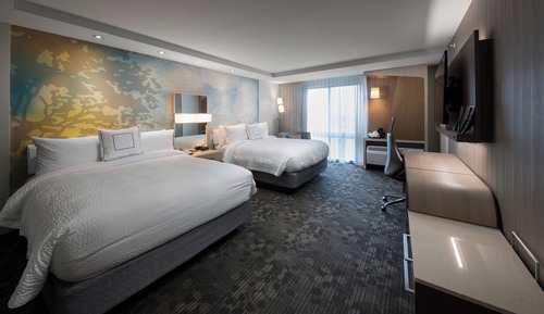 Room, 2 Queen Beds, Hearing Accessible (Roll-in Shower)