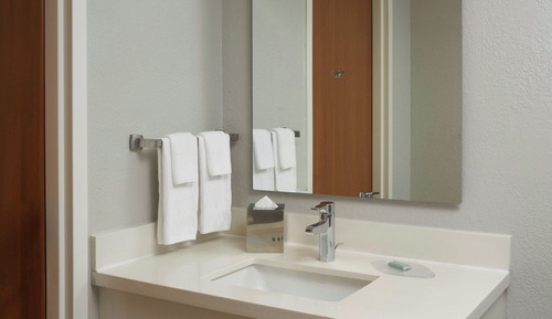 Room, 2 Queen Beds (Hearing Accessible)