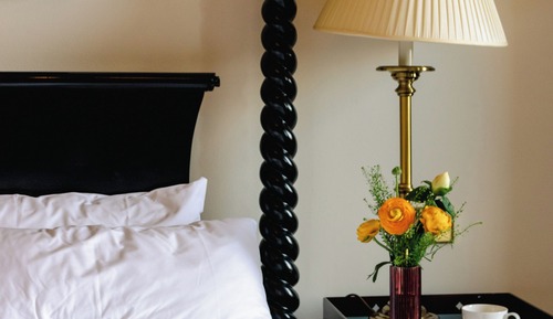 Feature King Bedded Room in Historic Mansion House