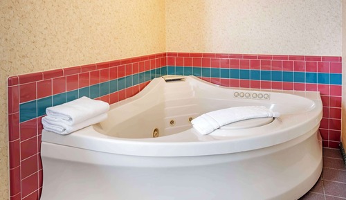 Standard Room, 1 King Bed, Non Smoking, Jetted Tub