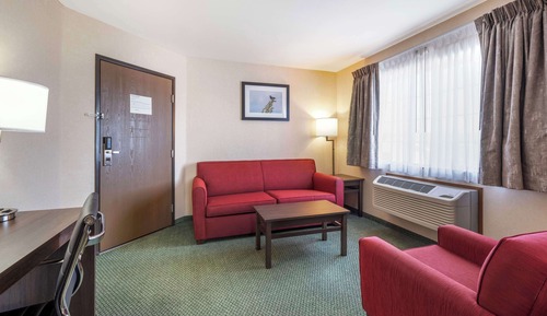Suite, 1 King Bed with Sofa bed, Non Smoking, Refrigerator & Microwave (with Sofabed)