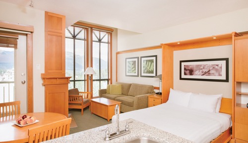 Upper Floor, Studio Suite
