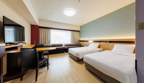 East Wing Family Room (For 1-2 adults), Non-Smoking