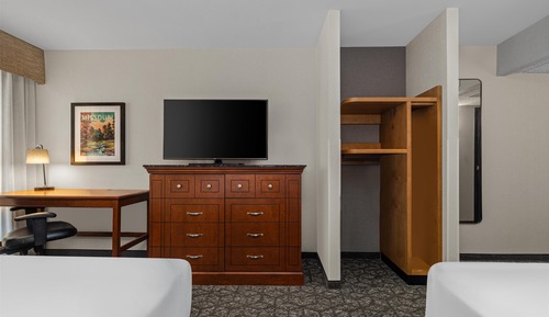 Room, 2 Queen Beds, Accessible (Roll-in Shower)