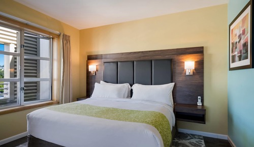 Suite, 1 King Bed, Non Smoking