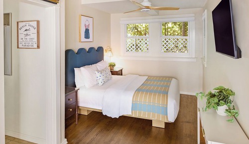 Signature Studio Suite ADA