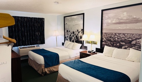 Comfort Room, 2 Queen Beds, Non Smoking, Refrigerator & Microwave