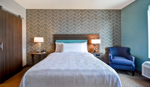 Suite, 1 Queen Bed, Accessible (Roll-In Shower)