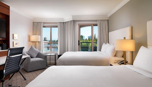 Signature Room, 2 Queen Beds