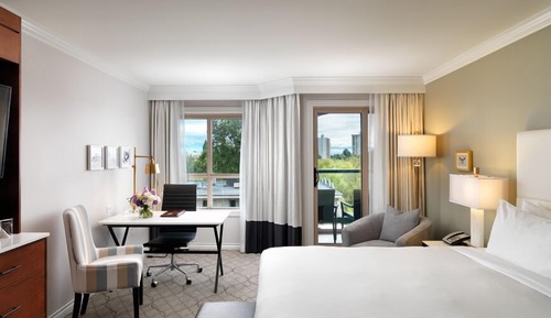 Signature Room, 1 King Bed, City View