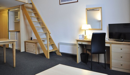 Suite AFFAIRES grand lit et canapé-lit pour enfant de 12 ans maximum