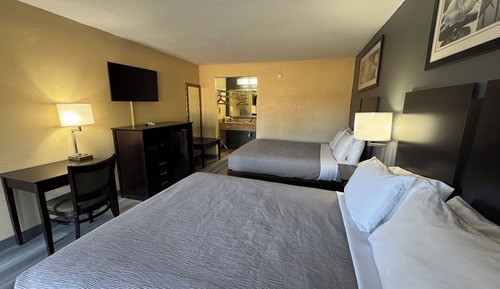 Standard Room, 2 Queen Beds, Non Smoking
