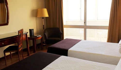 Standard Room, 2 Twin Beds, City View