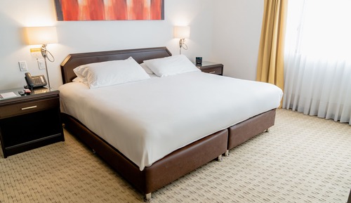 Business Room, 1 King Bed, Kitchen