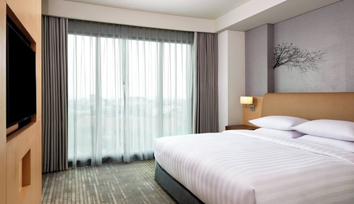 Suite, 1 Bedroom, Smoking, City View
