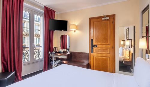 Family Room, Connecting Rooms