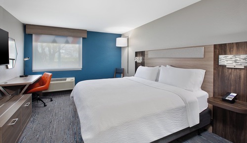 Standard Room, 1 King Bed