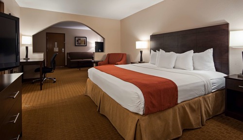 Suite, 1 King Bed, Non Smoking, Kitchenette (with Sofabed)