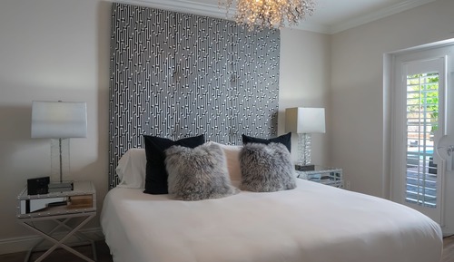 Basic Room, 1 King Bed, Garden View