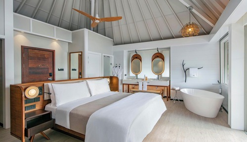 Bungalow, 1 King Bed, Lagoon View (Land Villa)
