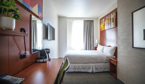Club Room, 1 Queen Bed