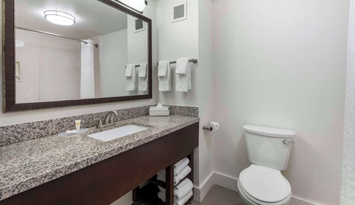 Deluxe Suite, 2 Queen Beds, Non Smoking