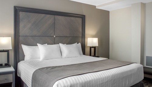 Junior Suite, 1 King Bed, Non Smoking, River View