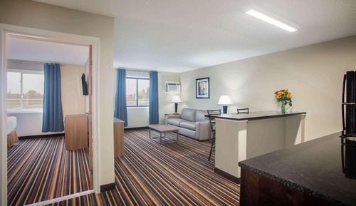 Deluxe Suite, 1 Bedroom, Non Smoking (1 King Bed)
