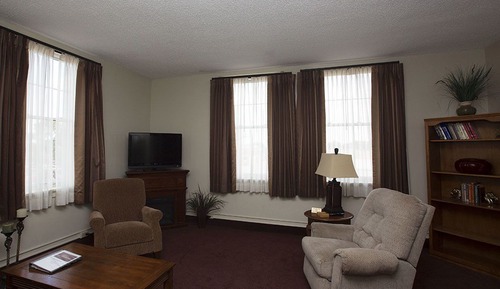 Executive Suite, Multiple Beds, Kitchen (1 King and 2 Twins)