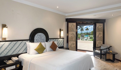 Deluxe Double Room, 1 King Bed, Partial Sea View