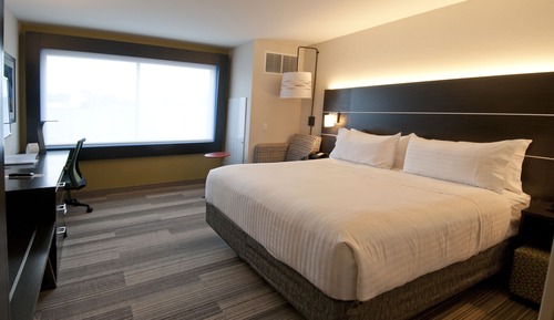 Standard Room, 1 King Bed