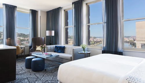 Junior Suite, 1 Bedroom, River View, Corner