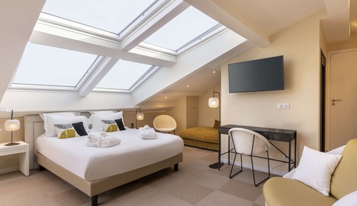 Suite, Multiple Beds, Bathtub, Sea View