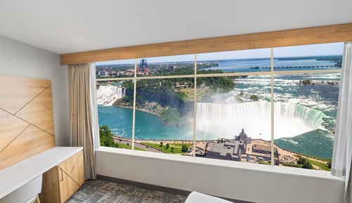 Premium Full Fallsview Room