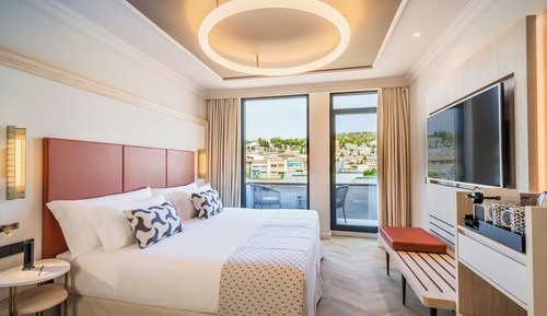 Deluxe Room (Alhambra Views)