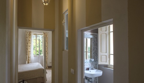 Superior Room, Hill View