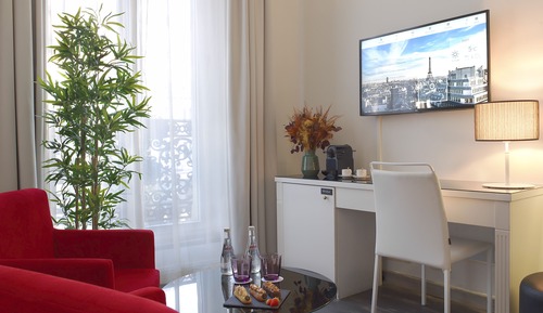 JUNIOR SUITE (2 ADULTS + 1 CHILD)