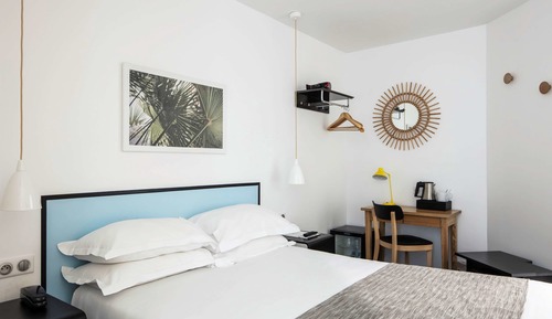 Double Room - Complimentary soft minibar,courtesy tray, Chromecast and digital press