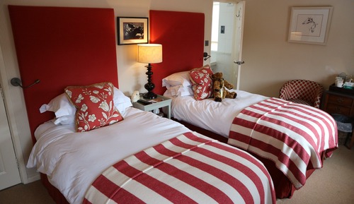 Good Twin Room
