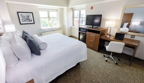 Executive Room (Level Queen)