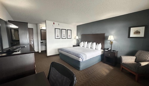 Superior Room, 1 King Bed, Non Smoking (Upper Floor, Water View)