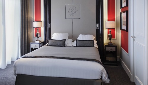 Deluxe Room, 1 Queen Bed, City View