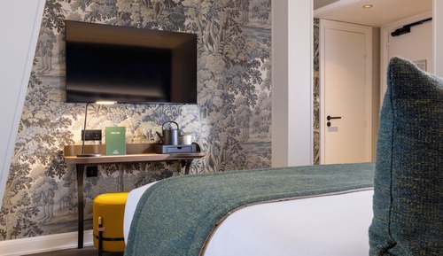 Room with Eiffel Tower view