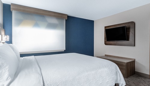 Standard Room, 1 King Bed (Walk-In Shower)