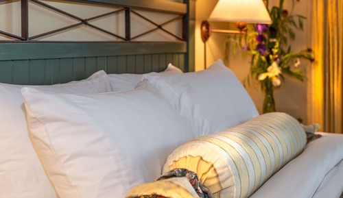 Hillside Suite Up to 2 Person Occupancy - English Breakfast