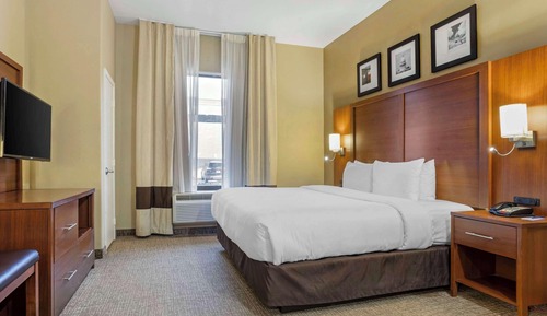 Suite, 1 King Bed with Sofa bed, Accessible, Non Smoking